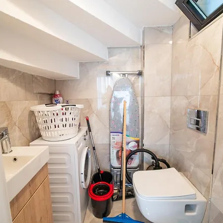 Vila Savaya 1 *