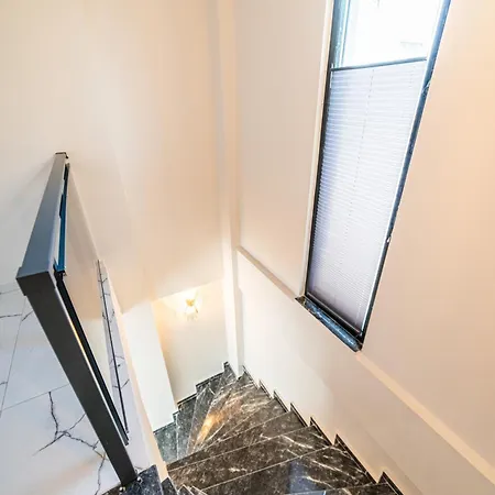 Vila Savaya 1 *